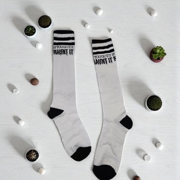 🔥SPOOKY "IF YOU GOT IT HAUNT IT" SOCKS🔥 - Picture 1 of 6